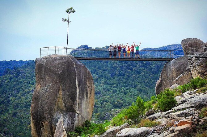 3 Wonderful Waterfalls in a Day - Fafião lunch and the wolf traps viewpoint (yes, it’s a little history)