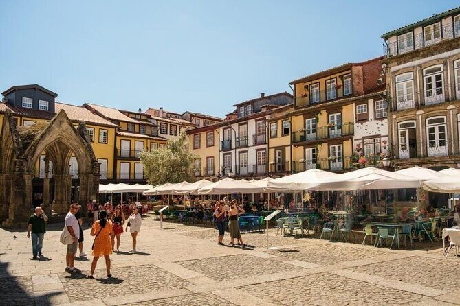 Authentic Braga & Guimarães: Small Historical Group Tour - Rua de Santa Maria and the squares: where daily life met Portuguese legend