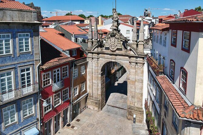 Authentic Braga & Guimarães: Small Historical Group Tour - Bom Jesus do Monte: Via Crucis, the Five Senses, and UNESCO views