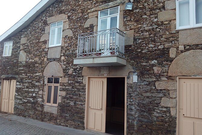 Authentic Douro Valley - small-Group Tour (Max 7) - Sabrosa and a Quinta: DOC tastings, olive oil, and the human side of wine