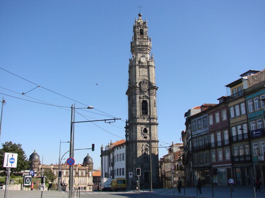 Best of Porto Guided Tour: Cruise & Wine Tasting - Lunch time in Gaia: your chance to eat, reset, and rehydrate
