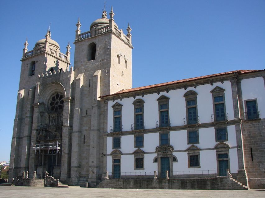 Best of Porto Guided Tour: Cruise & Wine Tasting - Boavista panoramic drive: Casa da Música and Serralves Park