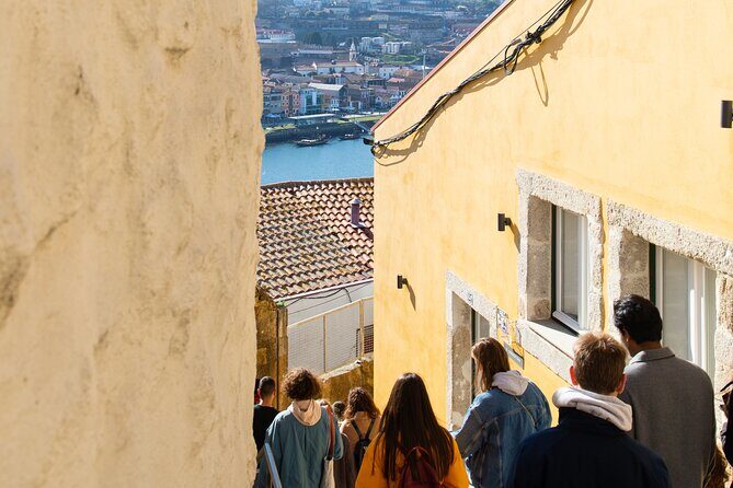 Best of Porto Walking Private Guided Tour - Porto Cathedral: the wedding story and why crowds can matter
