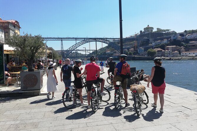 Bike or E-Bike Tour of Porto and Atlantic Coast - Vila Nova de Gaia by cycle path: beaches, bathing area, and a chapel stop