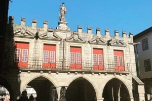 Braga and Guimarães Small-Group Tour with Lunch from Porto - Braga’s historic center: how to make “free time” actually useful