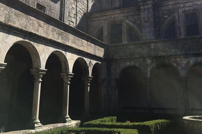 Braga and Guimarães Small-Group Tour with Lunch from Porto - Sé de Braga: Portugal’s old cathedral and the archbishop connection