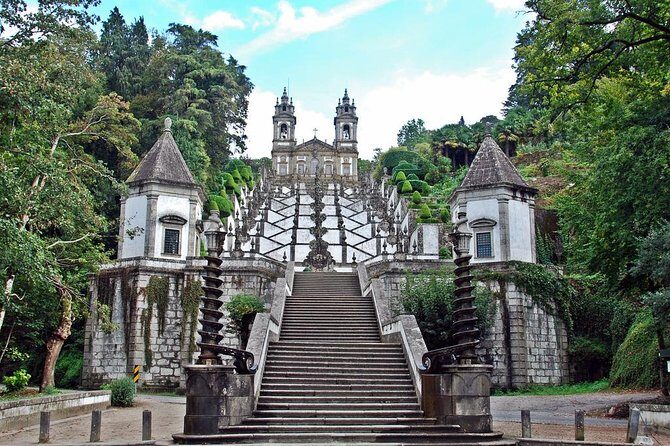 Braga and Guimarães Small-Group Tour with Lunch from Porto - How the guide can make or break the day (and how this tour handles it)