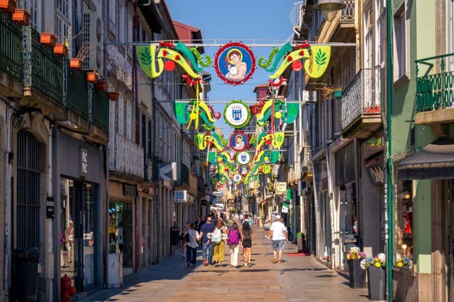 Braga: Flexible Walking Tour in Historic Center - Donjon Tower, Crivos House, and Santa Bárbara Garden for slower moments