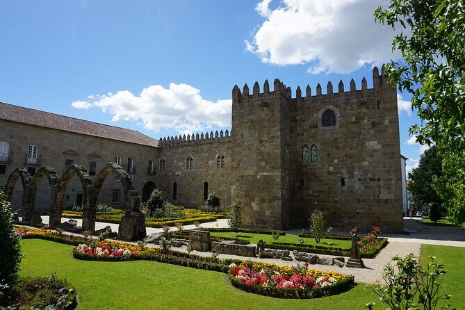 Braga & Guimarães Best-Of Private Tour – Customizable Experience - Guides make or break your Minho day (and here, they sound strong)