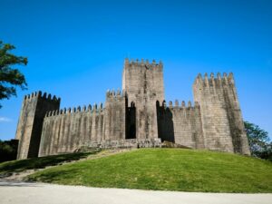 Braga & Guimarães Tour: Small Historical Group Tour - Getting picked up in Porto, then settling into a small-group rhythm