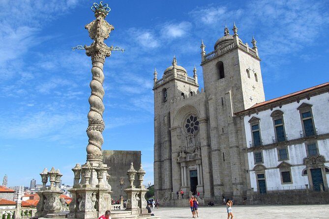 City tour through historic center of Porto with many insider tips 3 1/2 hrs. - Carlos Alberto Square: where your food questions get answered