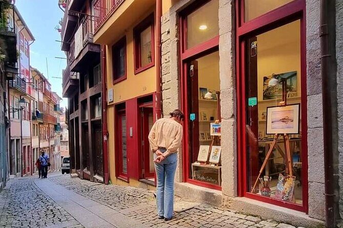 Create Watercolour With Hugo do Lago in Porto - Why Sé Cathedral is the perfect place to paint Porto