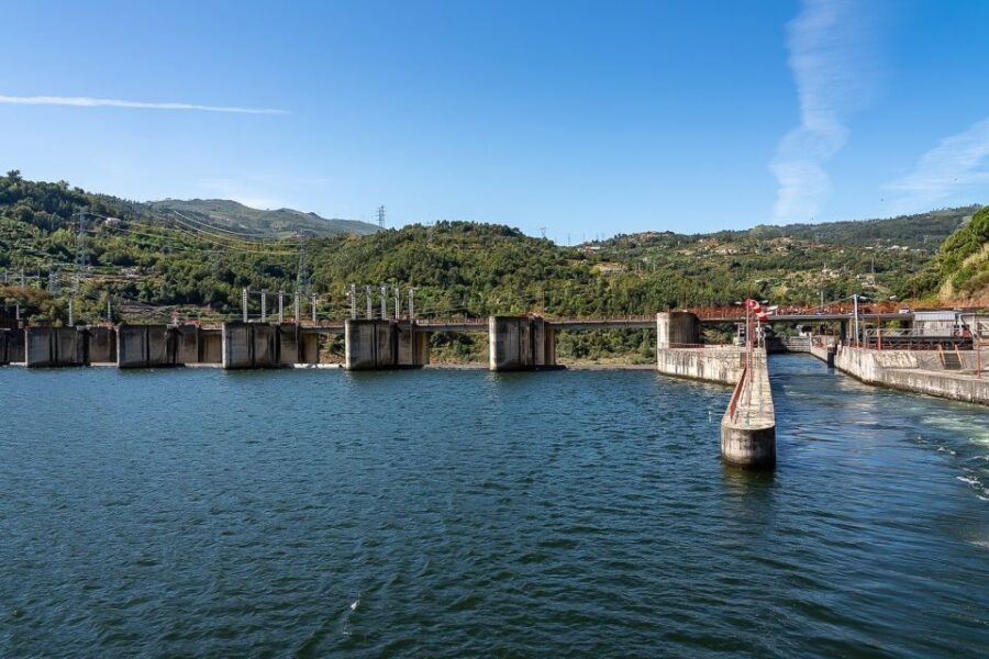Day Cruise from Porto to Pinhão with Breakfast and Lunch - Key highlights to know before you go