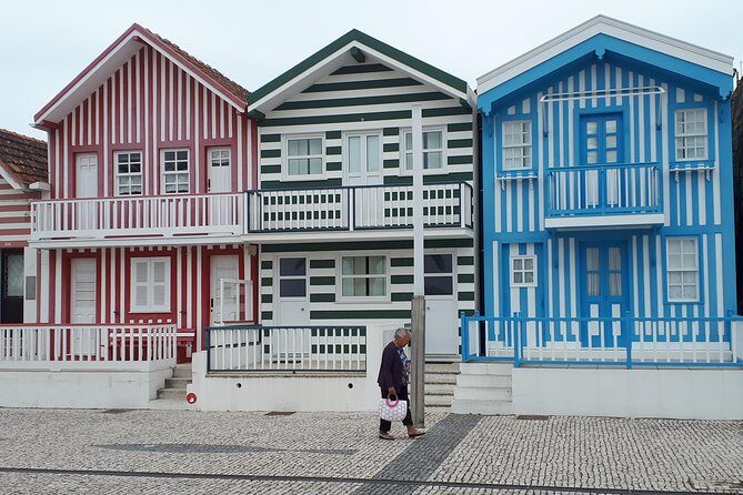 DayTrip Porto to Lisboa (optional visit to Aveiro_Coimbra_Fátima) Since 400eur - The ride comforts you’ll actually use (Wi‑Fi, water, and luggage rules)