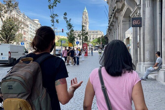 Discover Porto A Private Walking Tour with Authentic Tasting - Sé Cathedral in Porto: Romanesque, Gothic, and Baroque in One Place