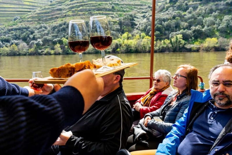 DOURO PREMIUM - Olive Oil Tasting: A Small Extra That Adds Real Value