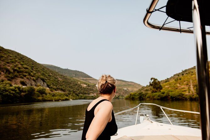 Douro River Cruise - Private River Cruise - Pinhão 1 Hour - A One-Hour Private Douro Cruise from Pinhão’s Cais Deltatur