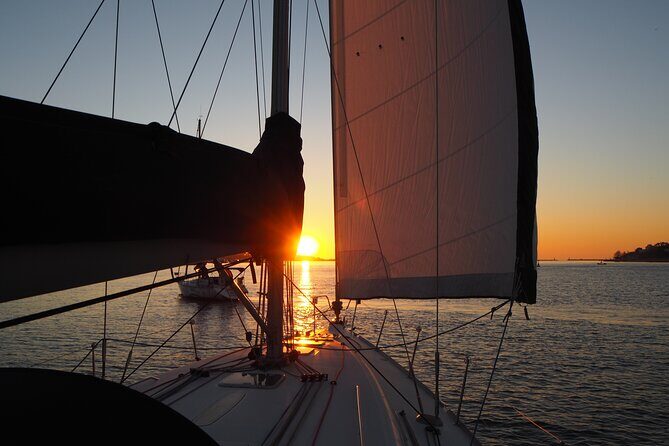 Douro Sunset Sailboat Experience in Porto - Meeting at Marina da Afurada: plan your timing like a local