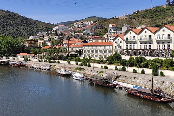 DOURO TOURS - Premium Tour - Air-conditioned vehicle plus a full-day rhythm