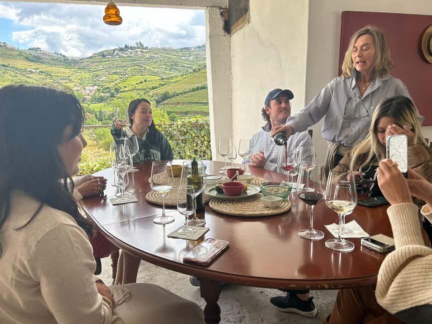 Douro valley: 10 km hike in the Valley - Wine tasting in Pinhão: what you’re actually getting in the hour