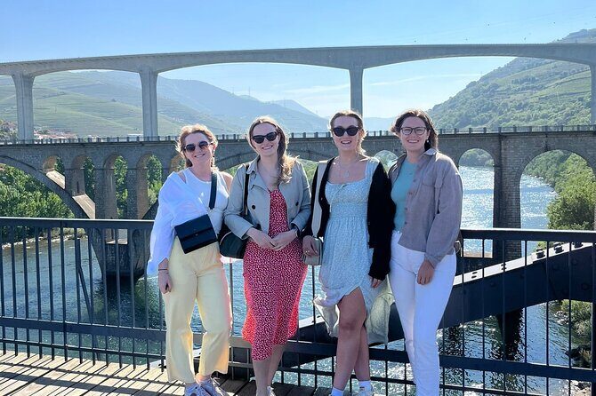 Douro Valley Tour - 3 Wine tastings, Lunch & river Cruise - Photo Window and Quiet View Time: How the Douro Valley Stop Works
