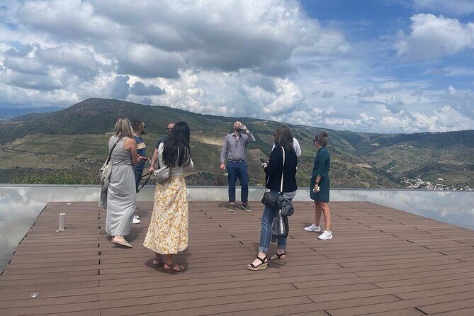 Douro Valley unforgettable experiences - São Leonardo de Galafura: the viewpoint that pulls you in fast