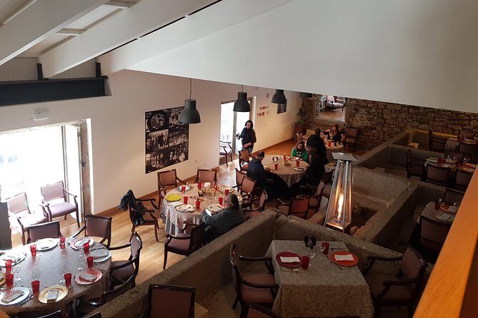 Douro Valley Wine Tour: 3 Vineyard Visits, Wine Tastings, Lunch - Lunch at the Vineyard: Meat, Fish, Vegan, and Wine Pairing