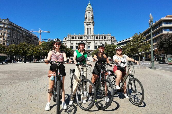 E Bike Porto Downtown and Sightseeing bike tour - Starting High: The Easy Glide Down Toward the Center