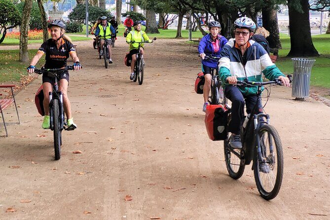 E Bike Porto Downtown and Sightseeing bike tour - Beaches, Parks, and That Coffee-with-Views Moment