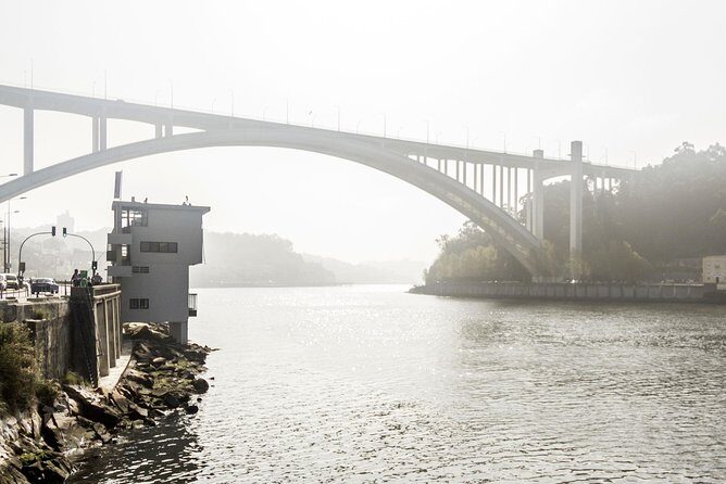 Experience Porto by Bike: 3-Hour Private Tour - Miragaia and the riverside story: cobbles, customs, and trams