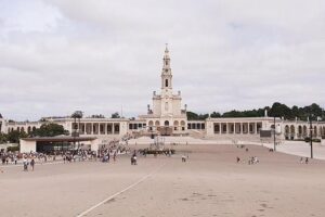Fátima & Coimbra: Full Day Private Tour from Porto - Fátima’s timeline: from legends to a global pilgrimage center