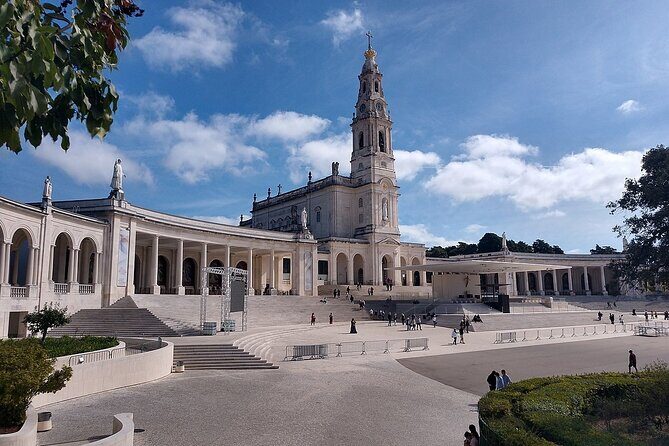 Fatima Sanctuary and Pastorinhos Village Private Tour From Porto - Poco do Arneiro: A Short Stop, But Plan for the Extra Cost