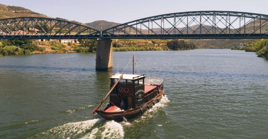 From Pinhão: Douro Valley Rabelo Boat Tour with Audio Guide - Passing Under the Eiffel Bridge and Chasing the Iconic View