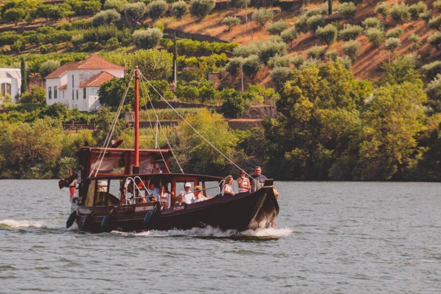 From Pinhão: Douro Valley Rabelo Boat Tour with Audio Guide - Quinta Names You’ll Actually Hear (and Why That Matters)