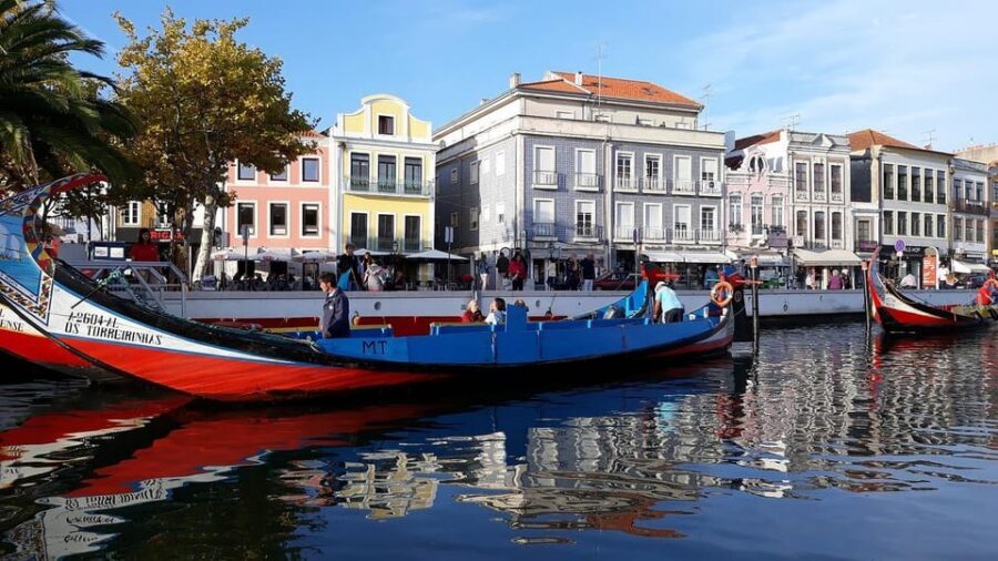 From Porto: Aveiro Half Day Tour - Porto Pickup at Igreja da Lapa: Easy to Find
