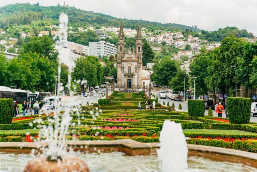 From Porto: Braga and Guimarães Full-Day Trip - Braga start: lunch time and the “old Christian city” feeling