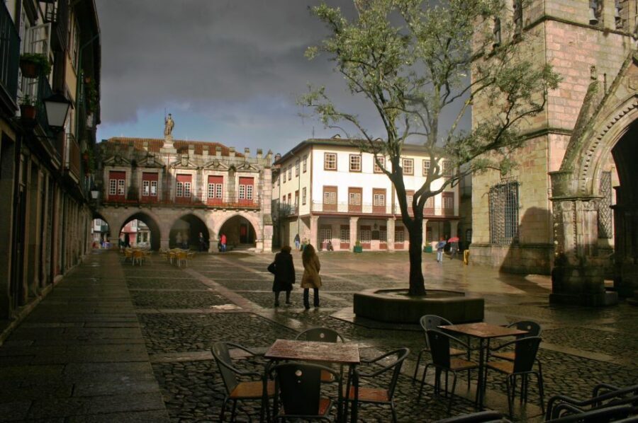From Porto: Full-Day Trip of Minho Region - Guide style, audio, and group size reality checks