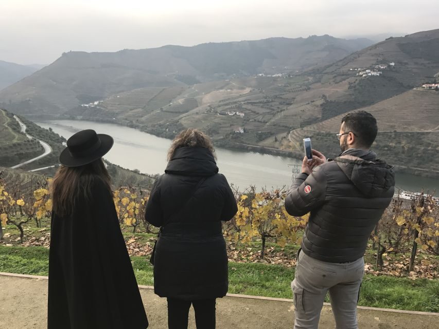From Porto: Private Douro Valley Tour with Cruise and Wine - Lunch at a local restaurant: plan for a paid meal unless your confirmation says otherwise