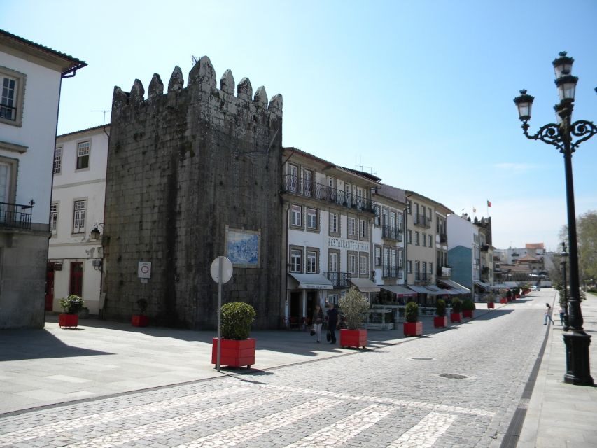 From Porto: Viana Castelo and Ponte Lima Private Tour - Door-to-door pickup from Porto, in a small group