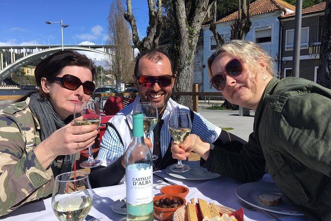 From Porto with view to Gaia: Private Bike Tour #DuckSideOfPorto - Stop 1: Praca Da Ribeira for river energy and easy orientation