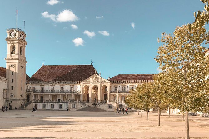 Guided tour of the University and city of Coimbra. - Getting to the start: Praça Dom Dinis to old-town Coimbra