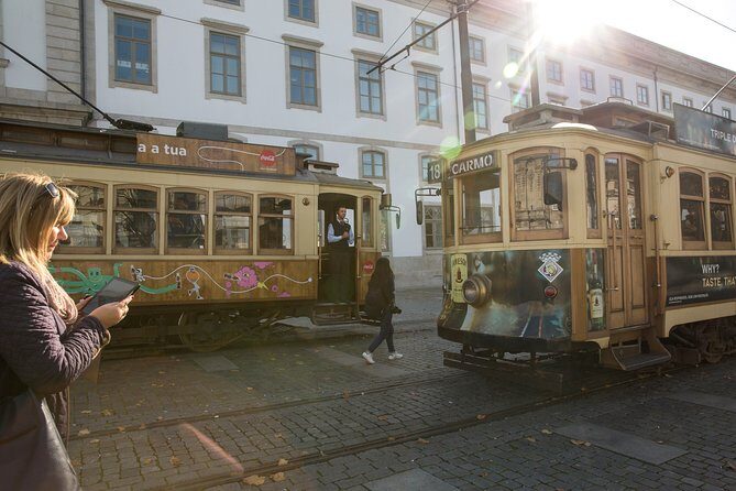 Half Day City Tour with Six Bridges Cruise and Wine Tasting - Group Size, Language, and Comfort Details That Matter