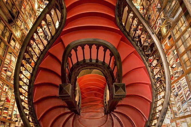 Harry Potter and Lello Bookshop Tour : Highlights and Hidden Gems - Starting at São Bento Railway Station: Getting Your Bearings Fast