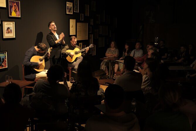 Ideal Clube de Fado - The Performers Up Front: Why the Emotion Lands