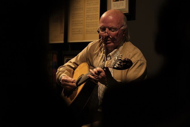 Ideal Clube de Fado - Getting There in Porto: Near Transit, Off the Main Tourist Track