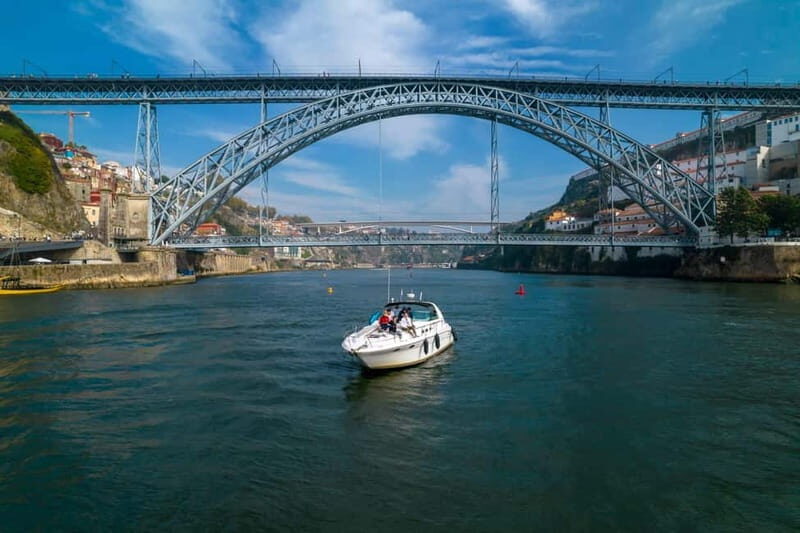 Luxury Douro Yacht Tour: Scenic Views & Complimentary Drinks - Should you book this yacht tour?