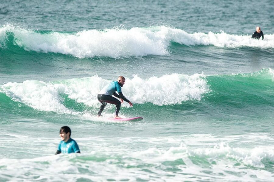 Matosinhos: Best surf Lesson with all equipment - Your 1.5 Hours on the Sand and in the Water