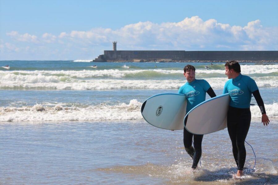 Matosinhos: Surfing Lesson with Equipment - English or Spanish coaching: what that means in real life