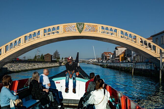 Moliceiro Boat Tour on the Ria de Aveiro - Rainy-day comfort and weather reality on the Ria de Aveiro