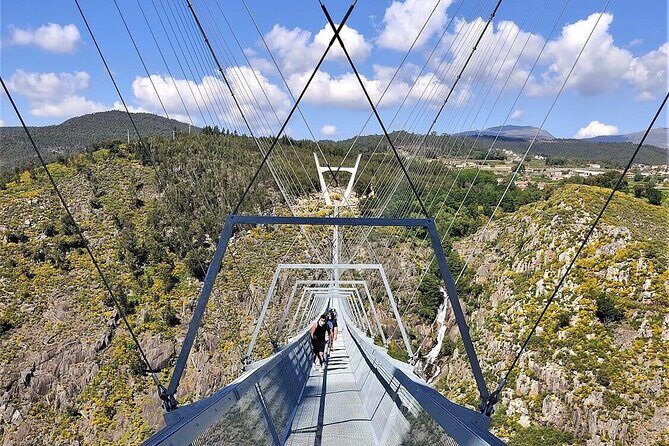 Paiva Walkways & Arouca Suspension Bridge - All Inclusive! - Guide and group size: why it changes the whole day